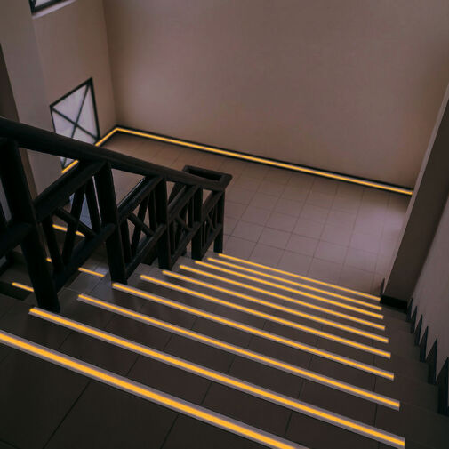 11075 • Csúszásmentes ragasztószalag - foszforeszkáló jelölőcsíkkal - 5 m x 50 mm - 5 féle